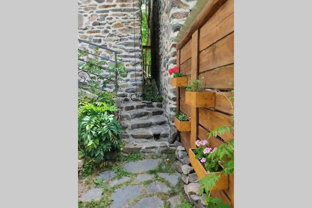 Hébergement de vacances Gîte Le p'tit nid de Riouffreyt Le Pertuis France